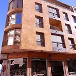 Edificio 1º Linea De Playa, En Paseo Maritimo De Torrevieja, Alicante, Costa Blanca * トレビエハ