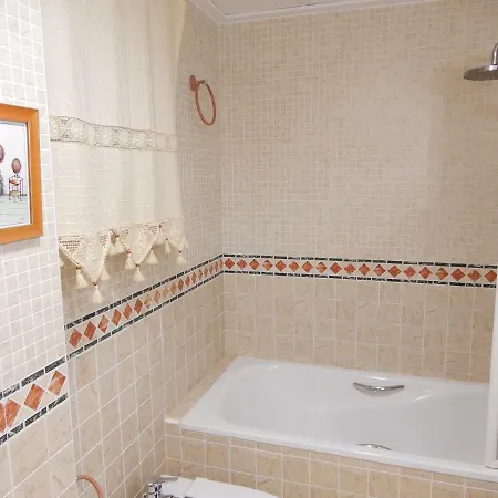 Edificio 1º Linea De Playa, En Paseo Maritimo De Torrevieja, Alicante, Costa Blanca *