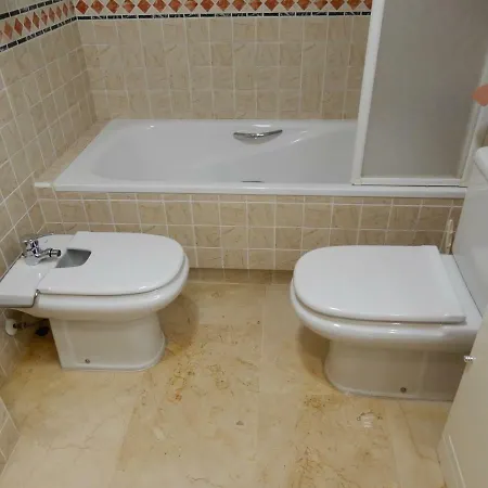 Edificio 1º Línea De Playa, En Paseo Marítimo De Torrevieja, Alicante, Costa Blanca * Torrevieja