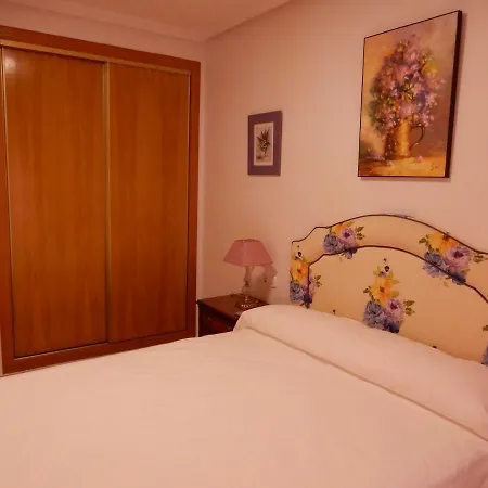 Edificio 1º Linea De Playa, En Paseo Maritimo De Torrevieja, Alicante, Costa Blanca * Τορεβιέχα