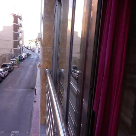 Apartamento Edificio 1º Línea De Playa, En Paseo Marítimo De Torrevieja, Alicante, Costa Blanca Torrevieja