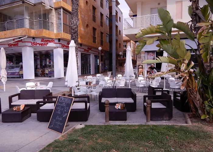 Edificio 1º Linea De Playa, En Paseo Maritimo De Torrevieja, Alicante, Costa Blanca