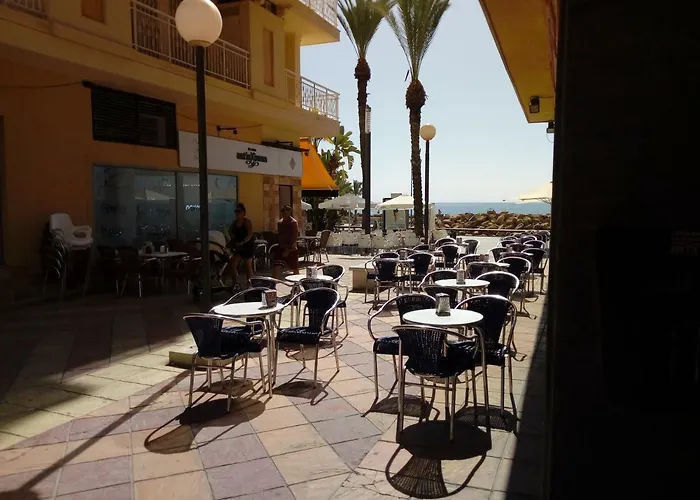 Edificio 1º Linea De Playa, En Paseo Maritimo De Torrevieja, Alicante, Costa Blanca