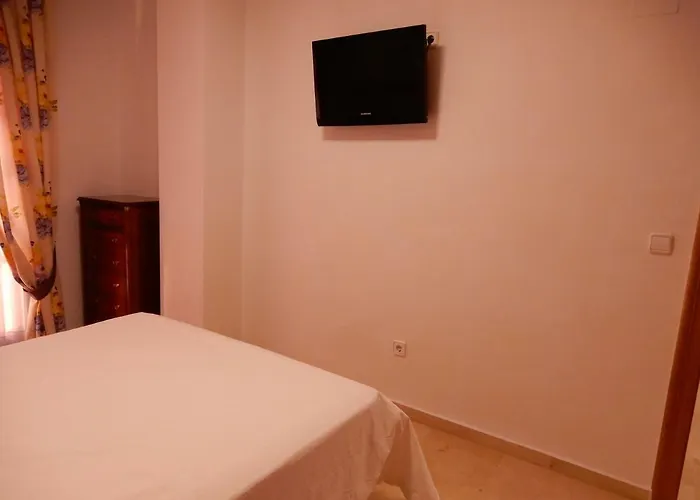 Edificio 1º Linea De Playa, En Paseo Maritimo De Torrevieja, Alicante, Costa Blanca * Торевьиа