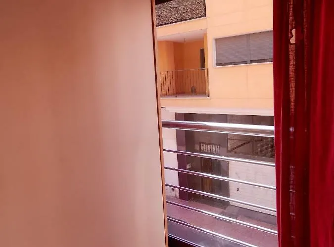 Edificio 1º Linea De Playa, En Paseo Maritimo De Torrevieja, Alicante, Costa Blanca * Торевьиа