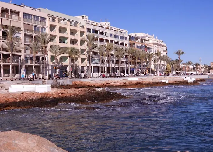 Edificio 1º Linea De Playa, En Paseo Maritimo De Torrevieja, Alicante, Costa Blanca * Торевьиа