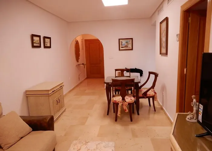 Edificio 1º Linea De Playa, En Paseo Maritimo De Torrevieja, Alicante, Costa Blanca *